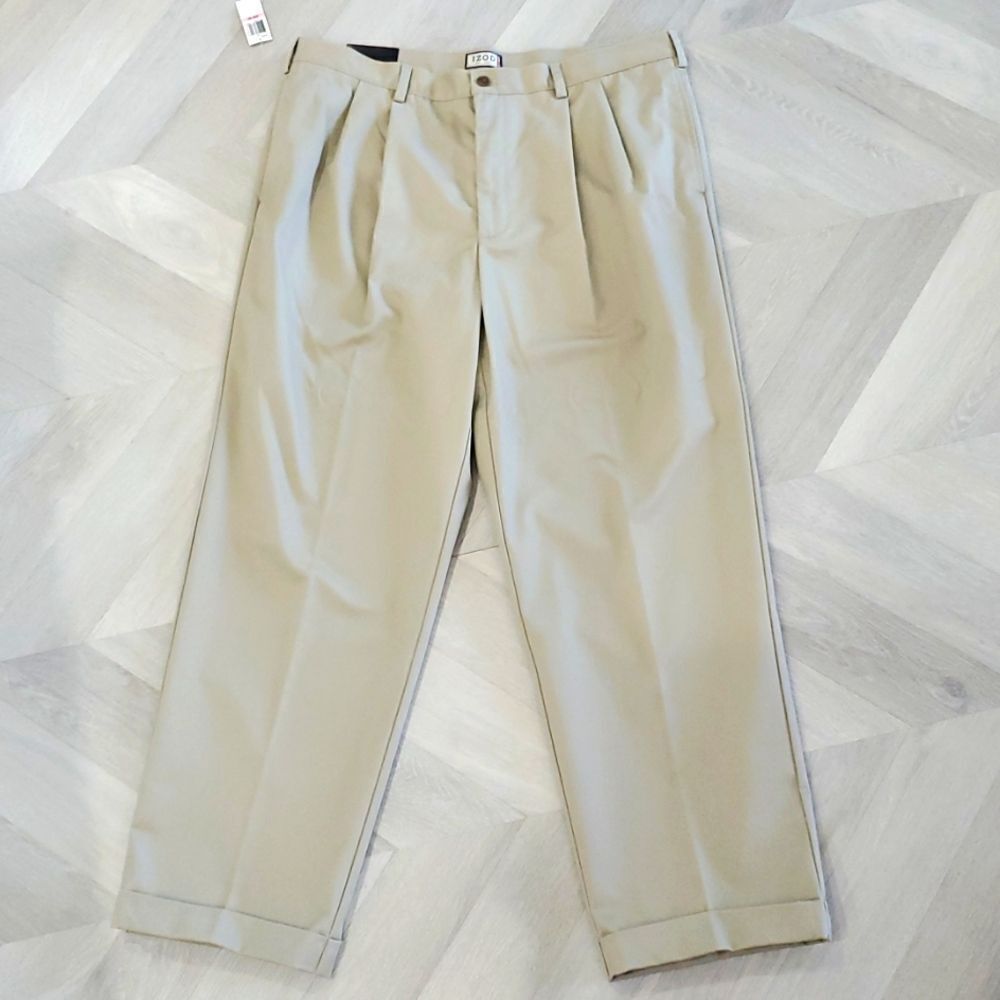 IZOD MENS KHAKI DRESS CASUAL PANTS PLEATED FRONT CHINO With CUFF HEM 40 X 32,Nwt